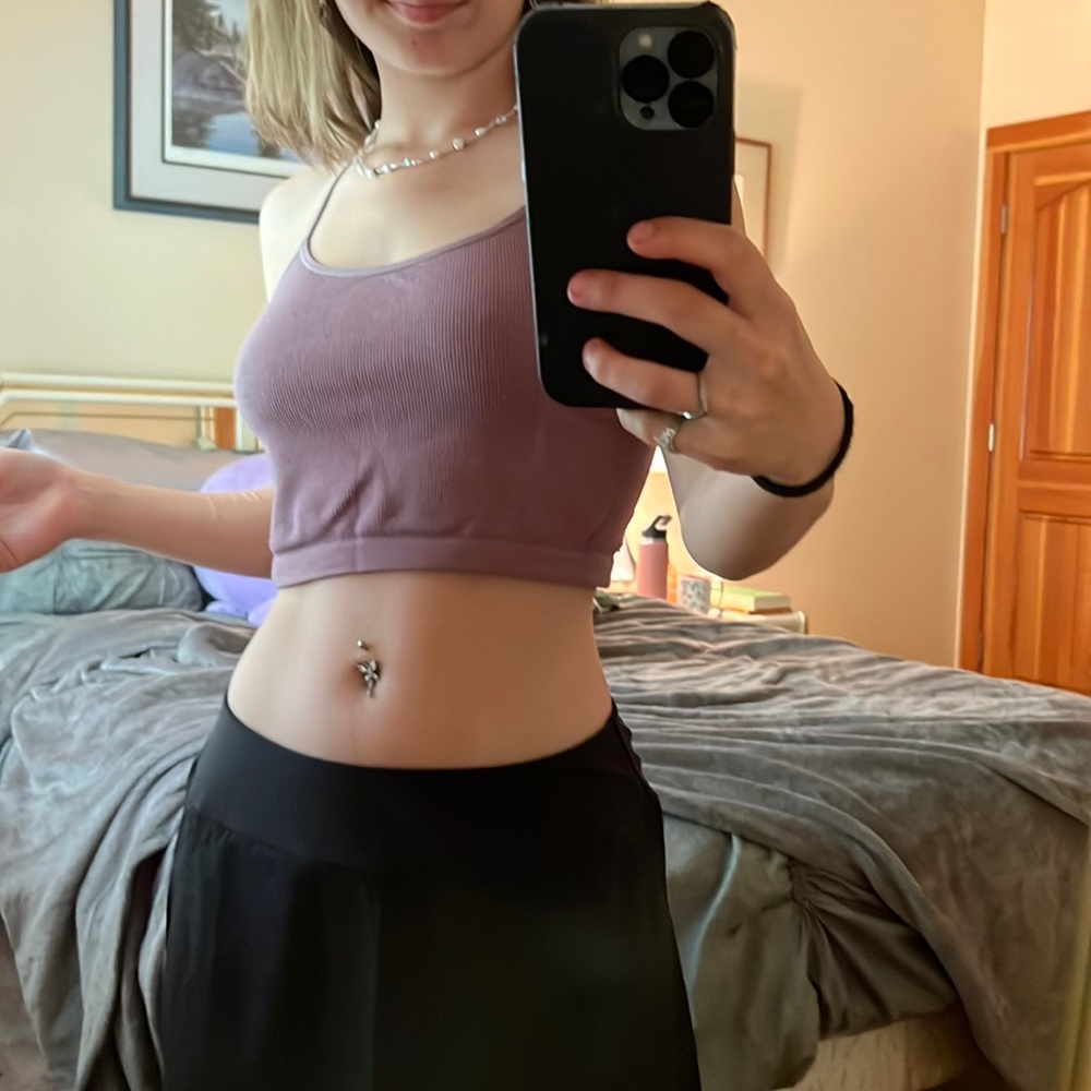 Light purple cropped tank (small)